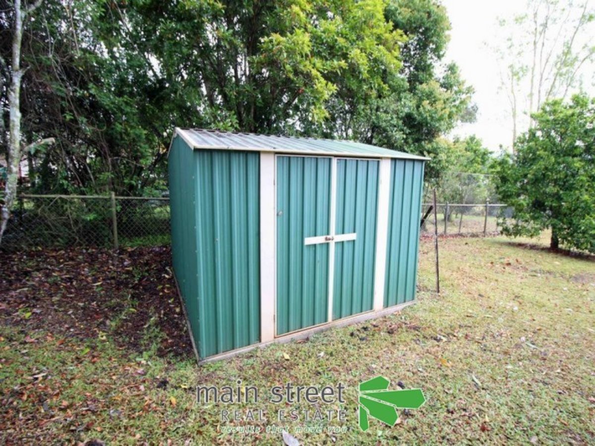 129 Robert Street, Atherton