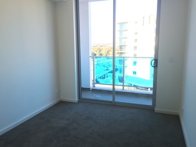701 / 1-5 weston st, Rosehill