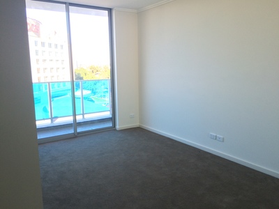 701 / 1-5 weston st, Rosehill