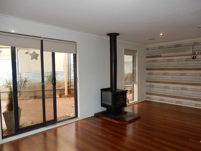 8 Nurla Court, Frankston