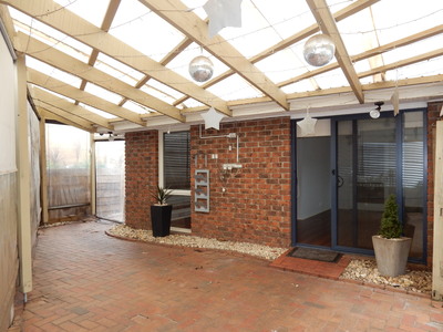 8 Nurla Court, Frankston