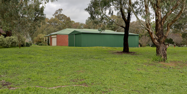 42 Creek Drive, Euroa