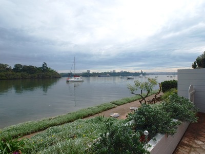 28F Hilly Street, Mortlake