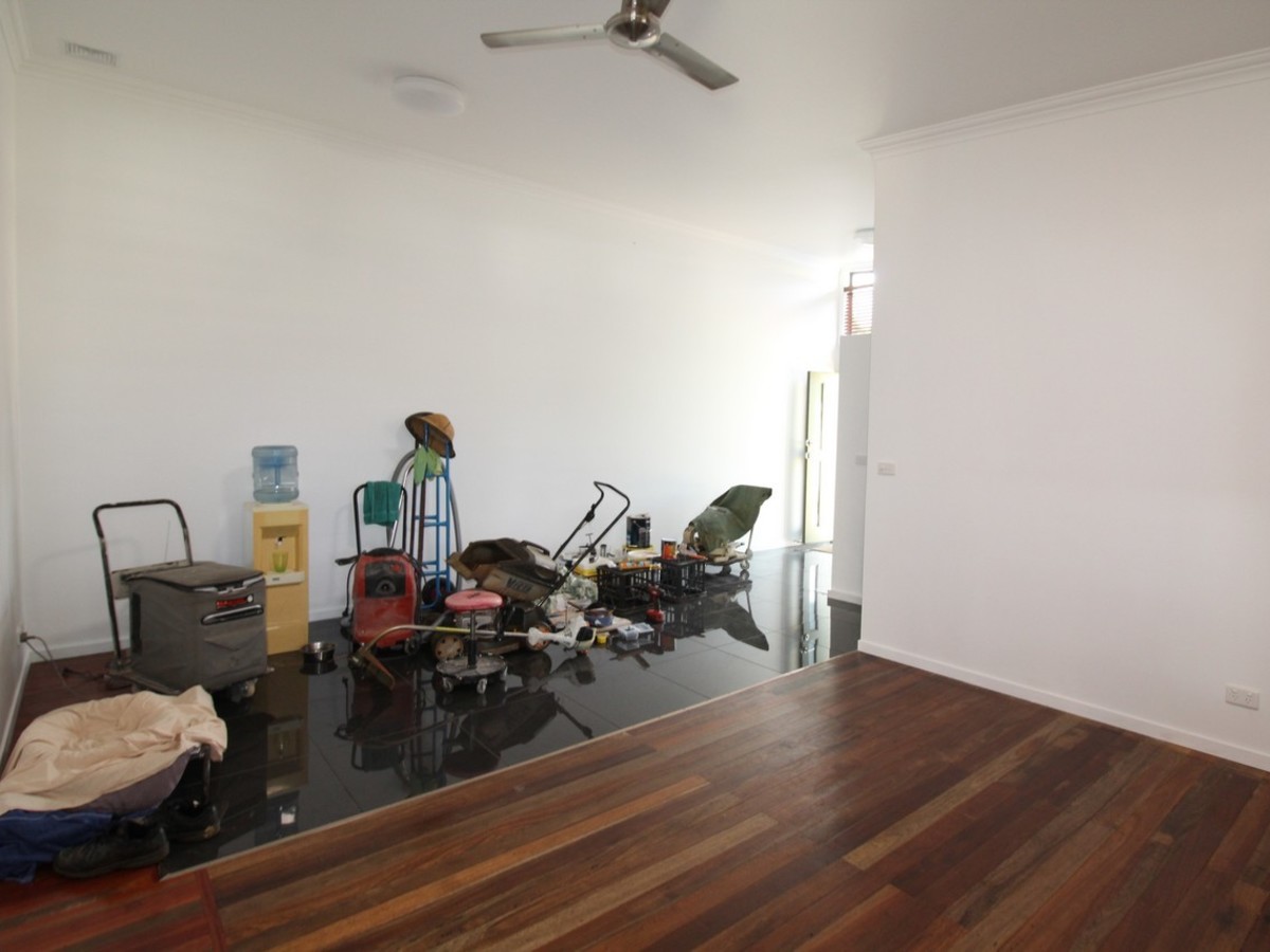 1 / 4 Grau Street, Atherton
