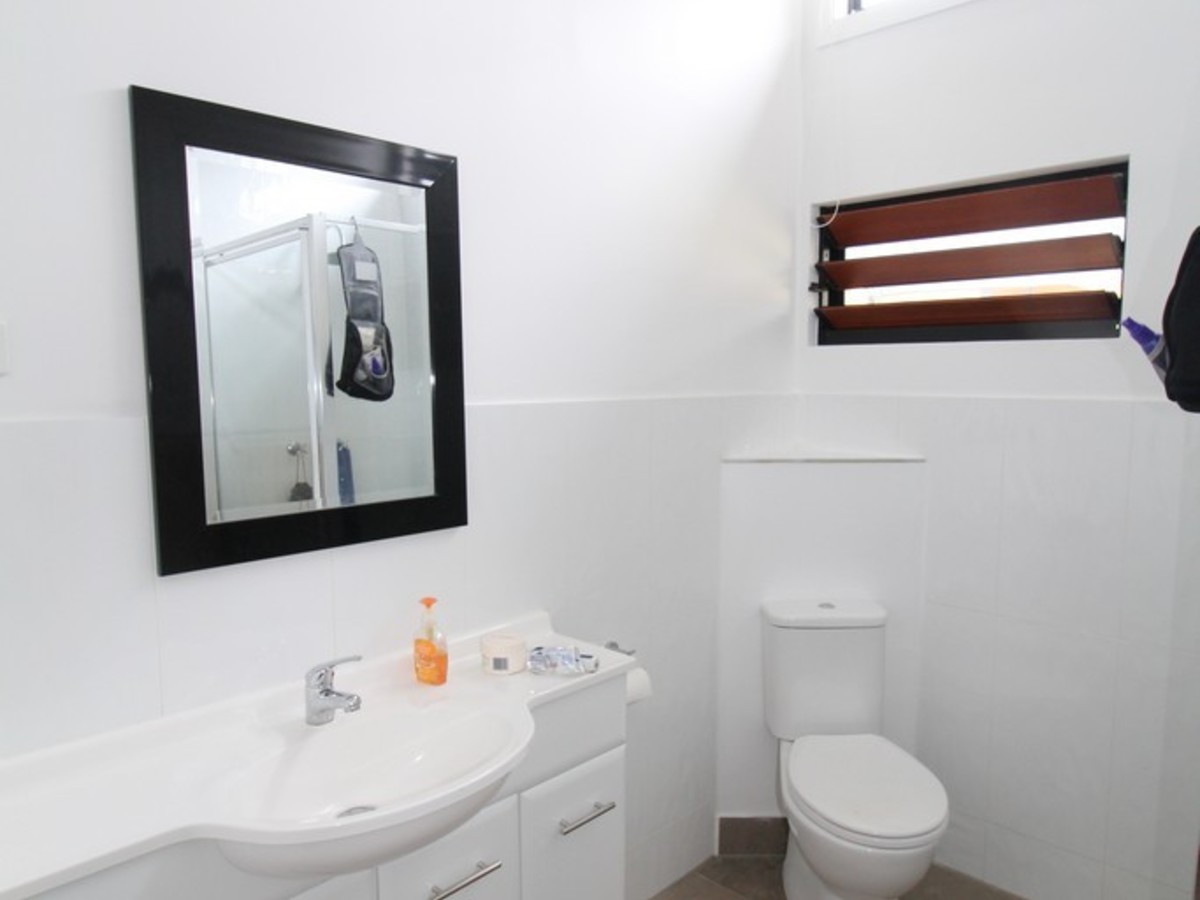 1 / 4 Grau Street, Atherton