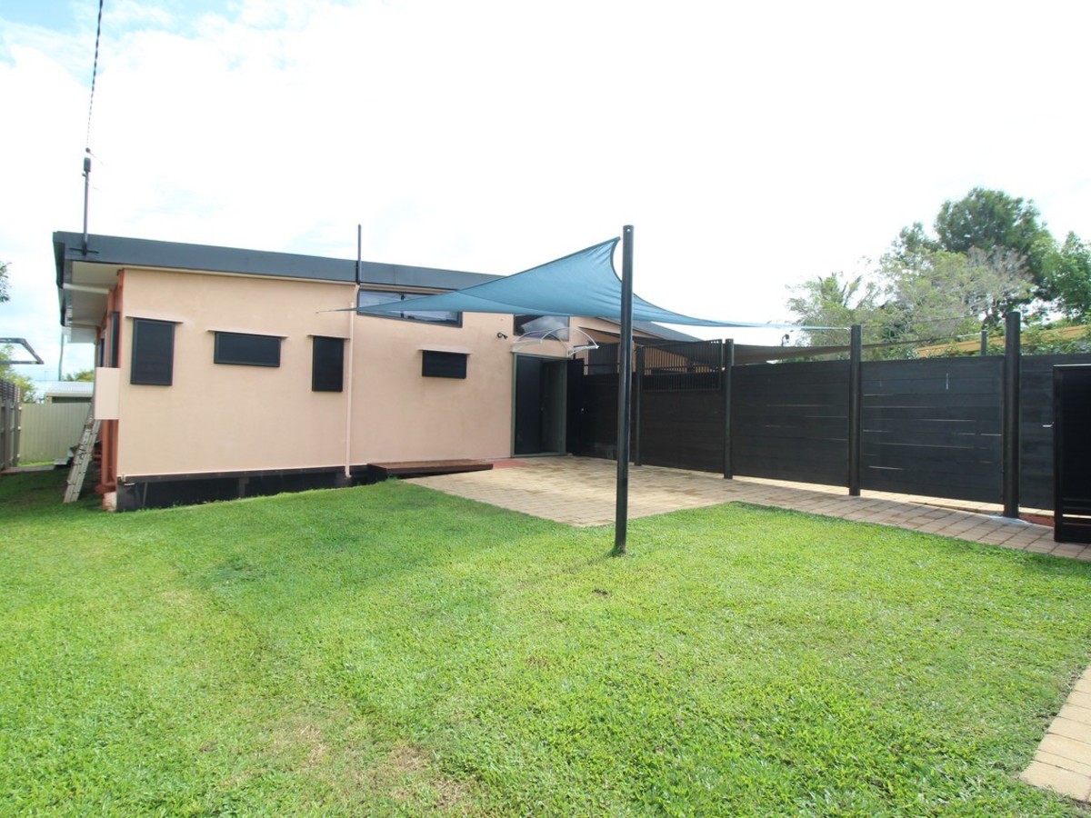 1 / 4 Grau Street, Atherton