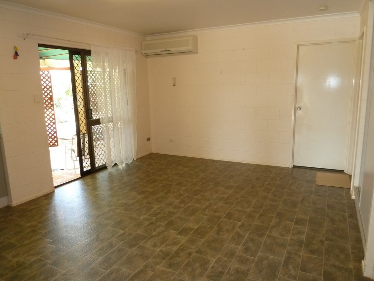 10 Goldview Street, Atherton