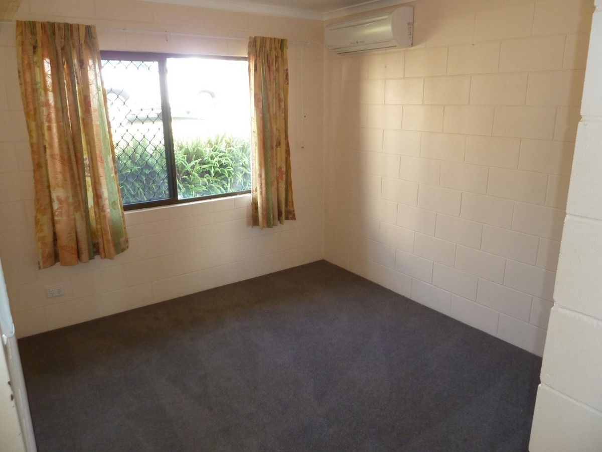 10 Goldview Street, Atherton