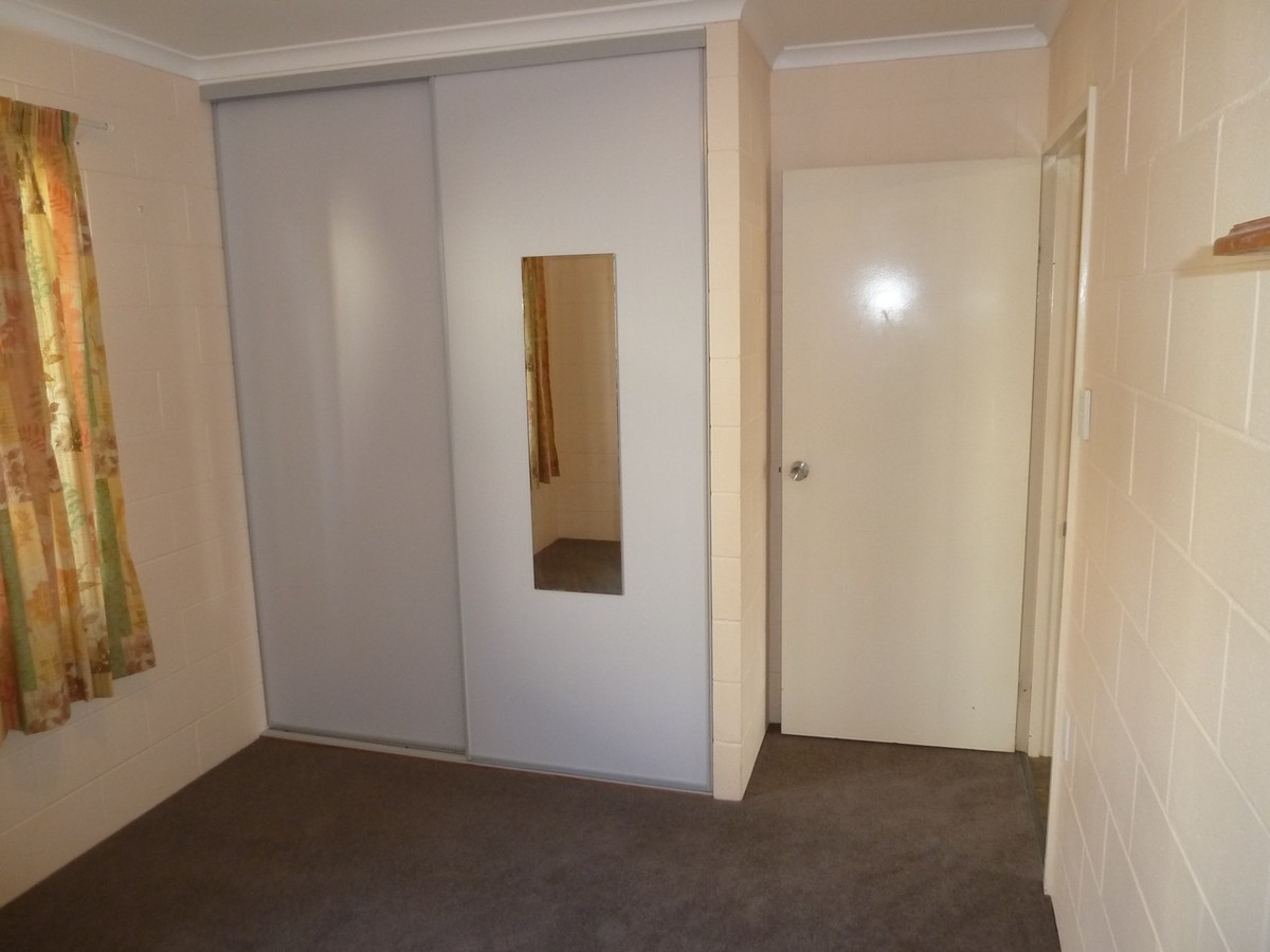 10 Goldview Street, Atherton