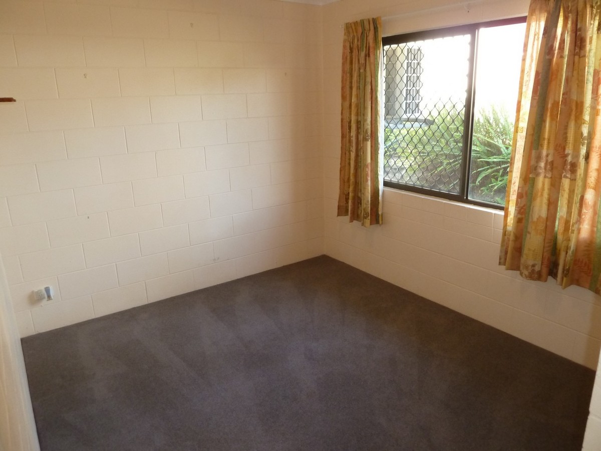 10 Goldview Street, Atherton