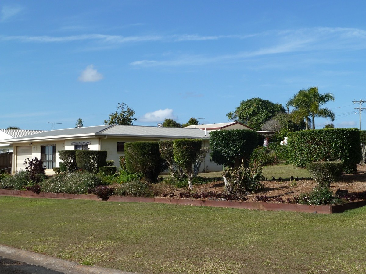 10 Goldview Street, Atherton