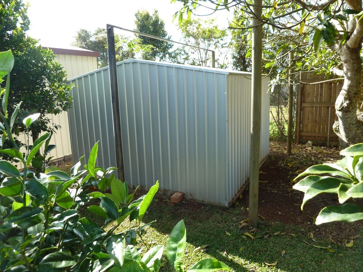 10 Goldview Street, Atherton