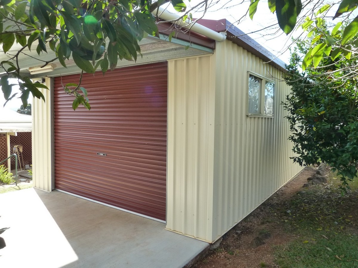 10 Goldview Street, Atherton