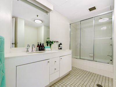 7th floor / 973  GOLD COAST HWY, Palm Beach