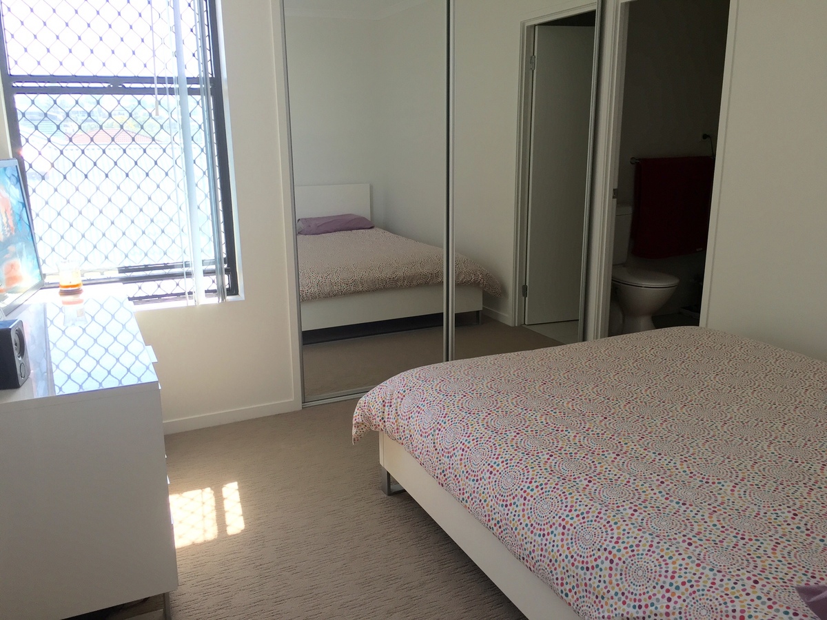 2 / 20 Flavelle St, Carina