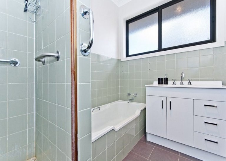 27 Flinders Court, Portland