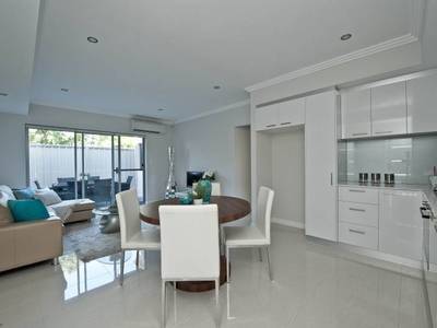 *2/10 Swanston Street, Yokine