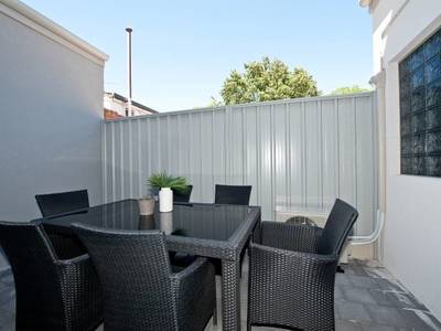 *2/10 Swanston Street, Yokine