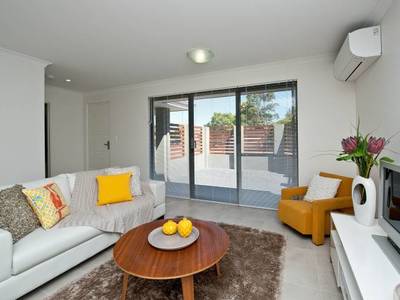 *4/24 Gladstone Road, Armadale