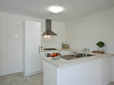 *4/24 Gladstone Road, Armadale