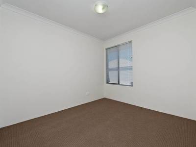 *4/24 Gladstone Road, Armadale
