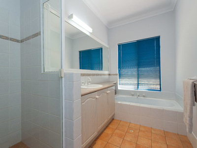 6 Meadowbank Gardens, Hillarys
