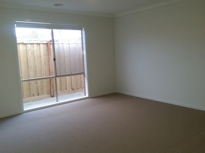 7 Canopy Drive, Cranbourne East