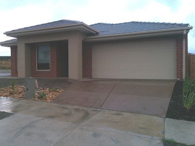 7 Canopy Drive, Cranbourne East