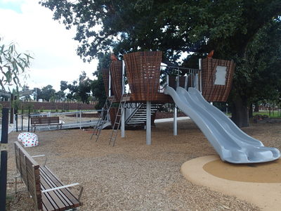7 Canopy Drive, Cranbourne East