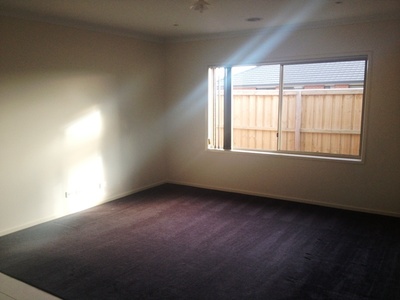 33 Verdant Avenue, Officer