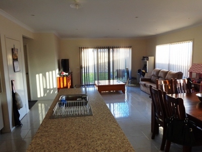 33 Verdant Avenue, Officer