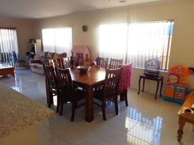 33 Verdant Avenue, Officer