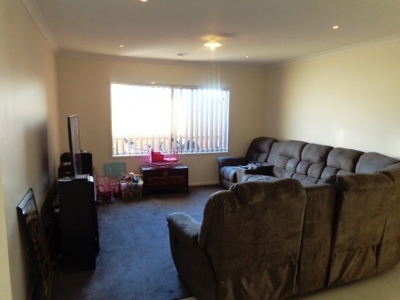 33 Verdant Avenue, Officer
