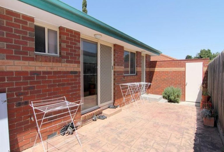 2 / 19 Martin Place, Glen Waverley
