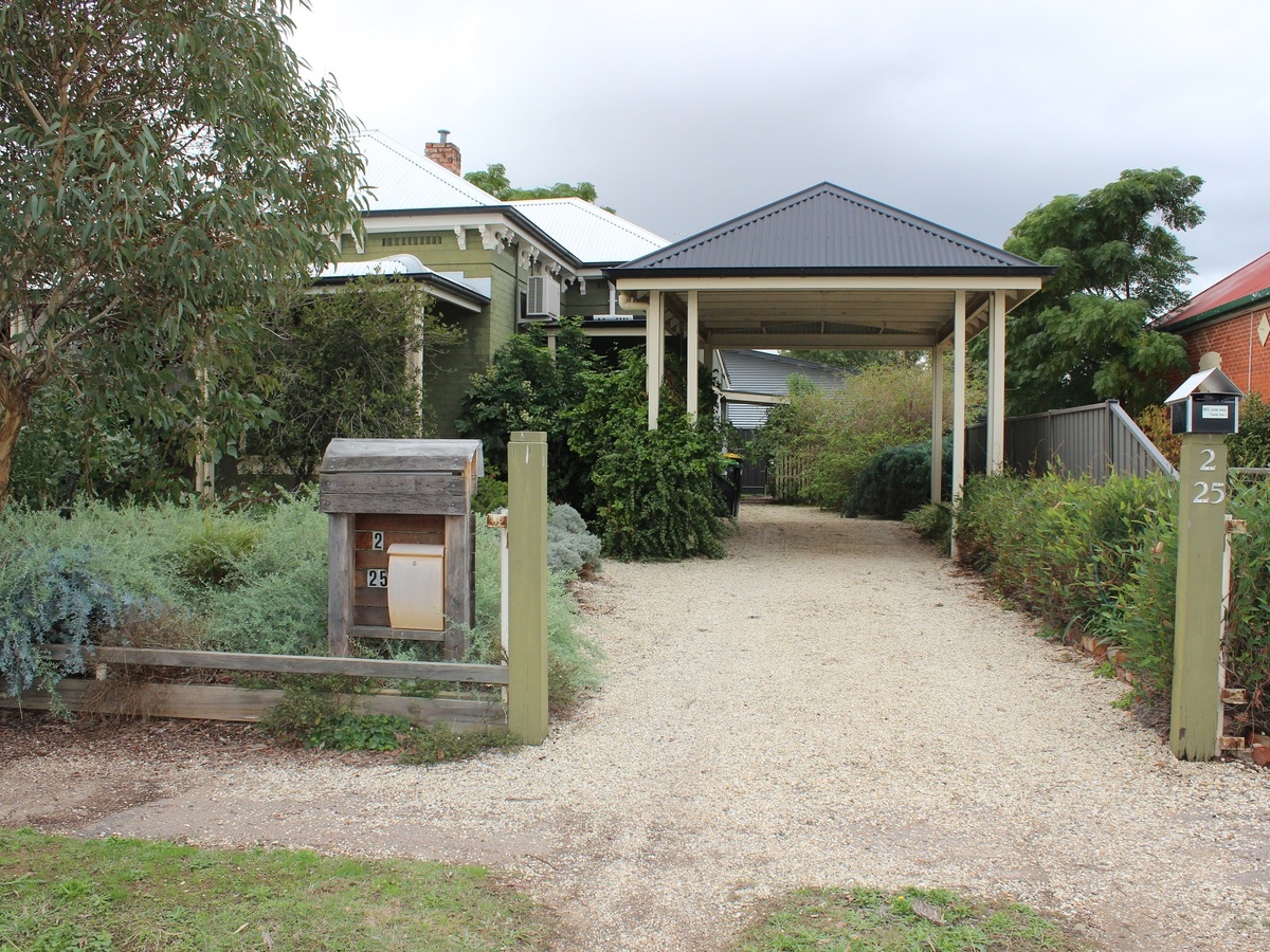 2 / 25 Barkly Street, Benalla