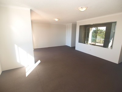 10 / 18 Walton Crescent, Abbotsford