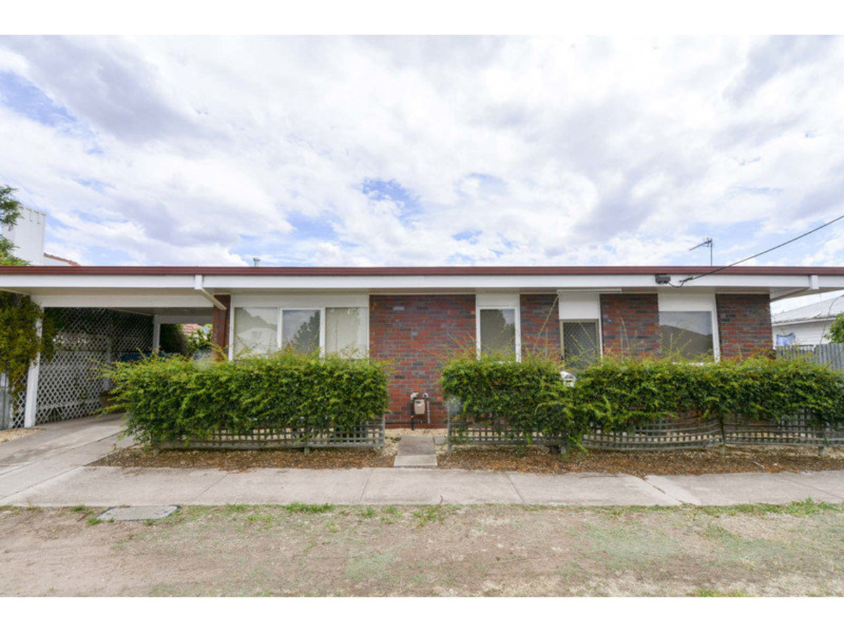 1A Churchill Road, Horsham