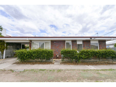 1A Churchill Road, Horsham