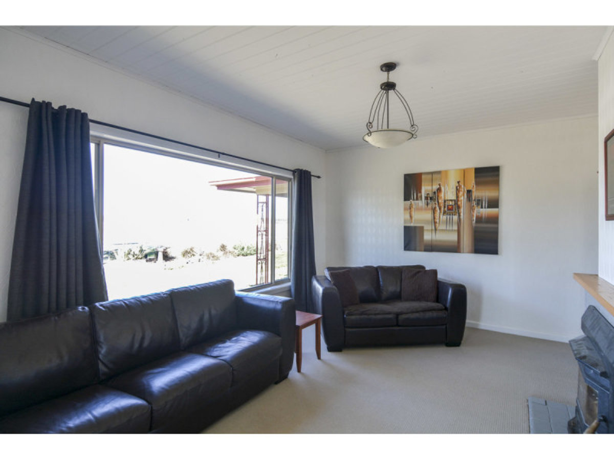 20 Conn Road, Wail