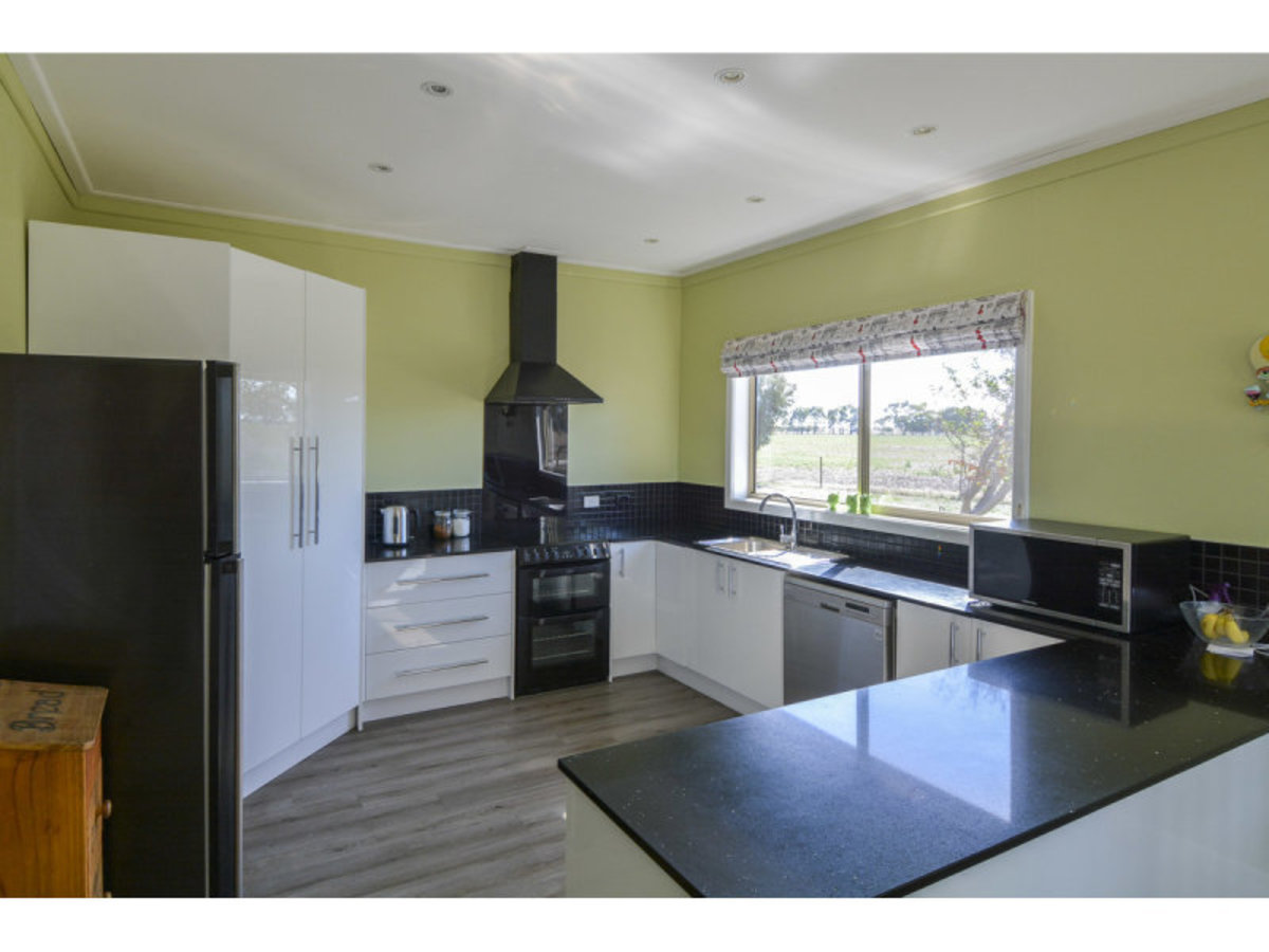 20 Conn Road, Wail