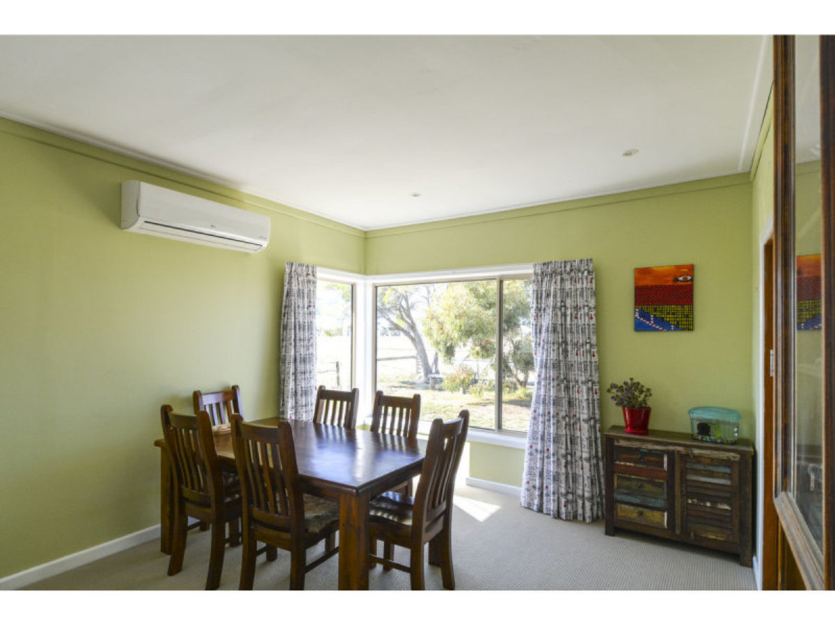 20 Conn Road, Wail