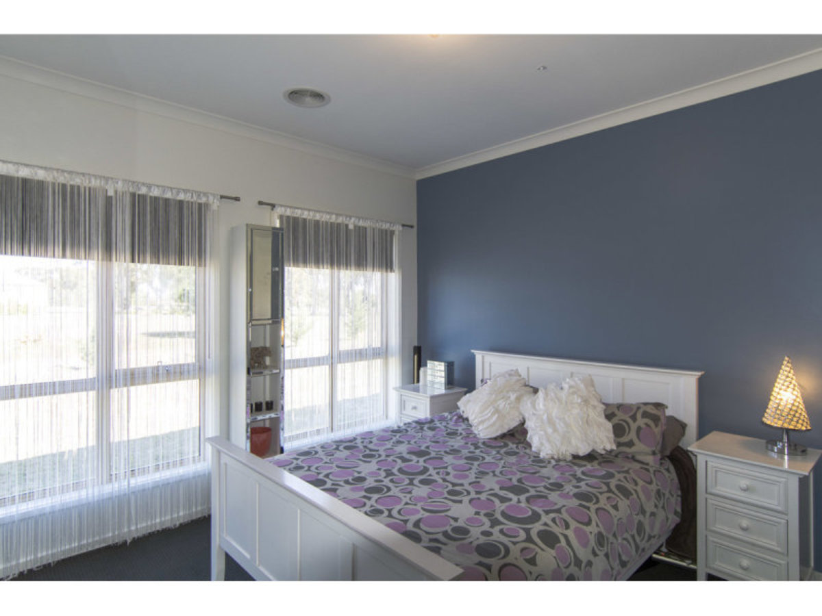 187 Golf Course Road, Horsham