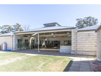 187 Golf Course Road, Horsham