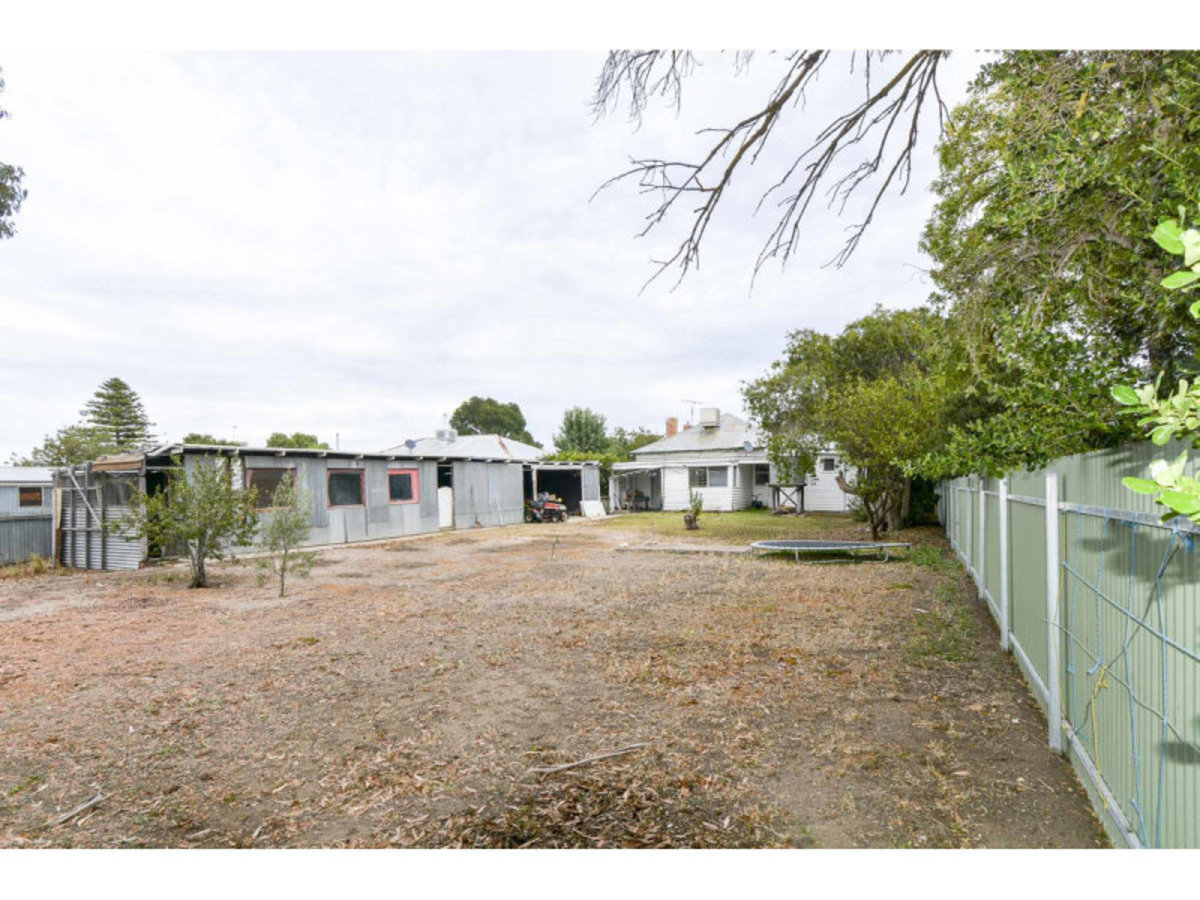 10 Errett Street, Horsham