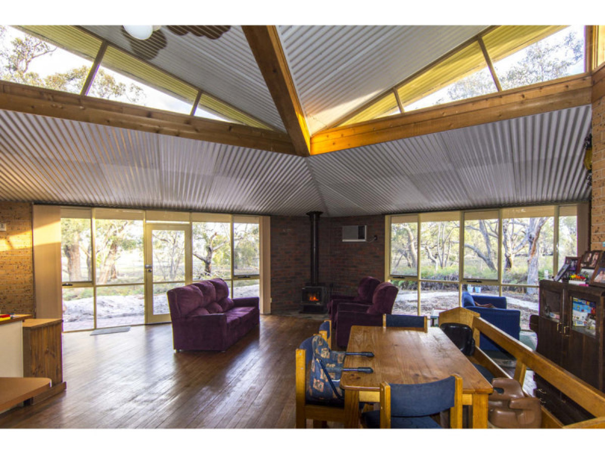 135 John McPhees Drive, Toolondo