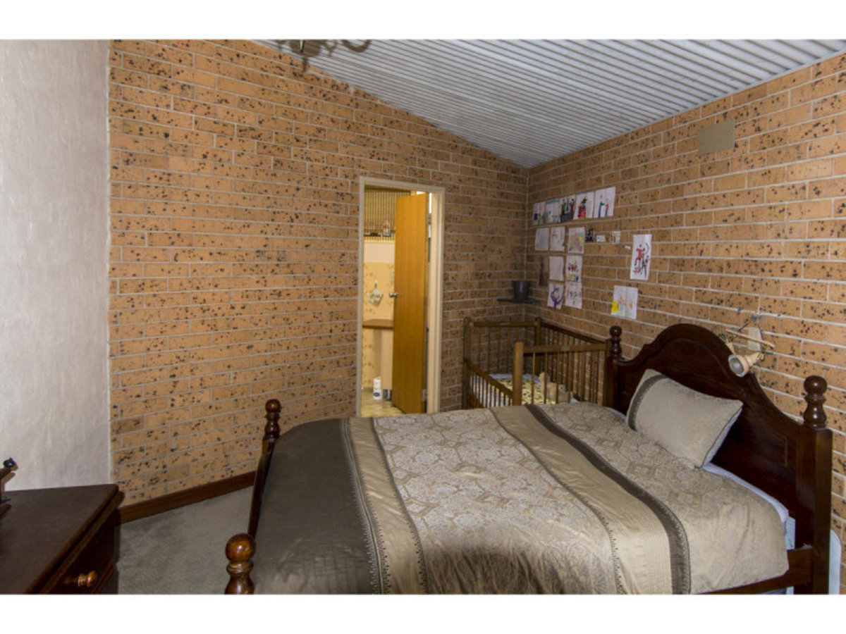 135 John McPhees Drive, Toolondo