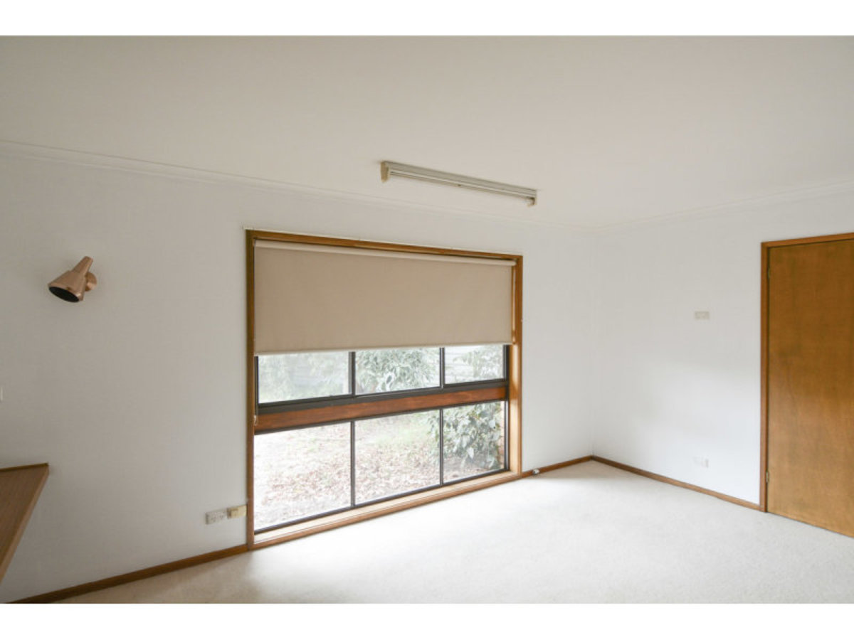 4 Oak  Court, Horsham