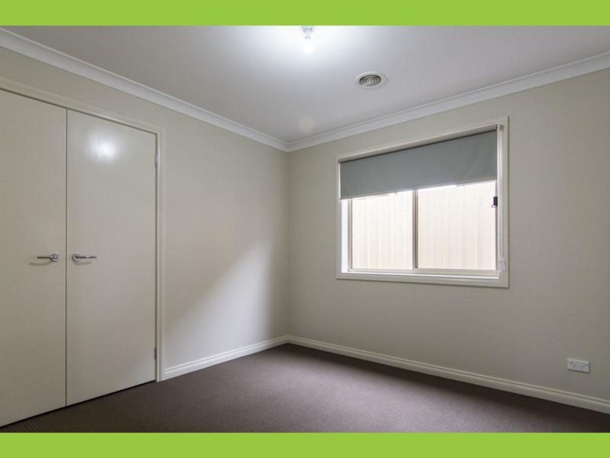 17 Lawson Close, Horsham
