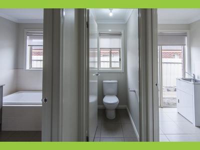 17 Lawson Close, Horsham