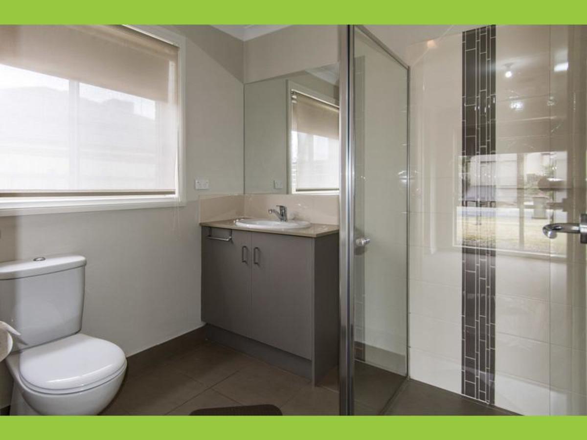 17 Lawson Close, Horsham